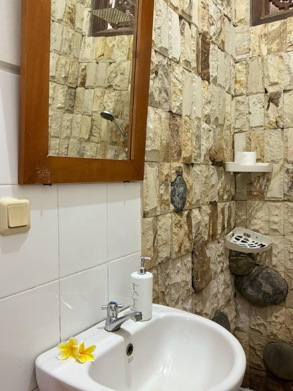 Narafa'S Guest House Jasri Экстерьер фото